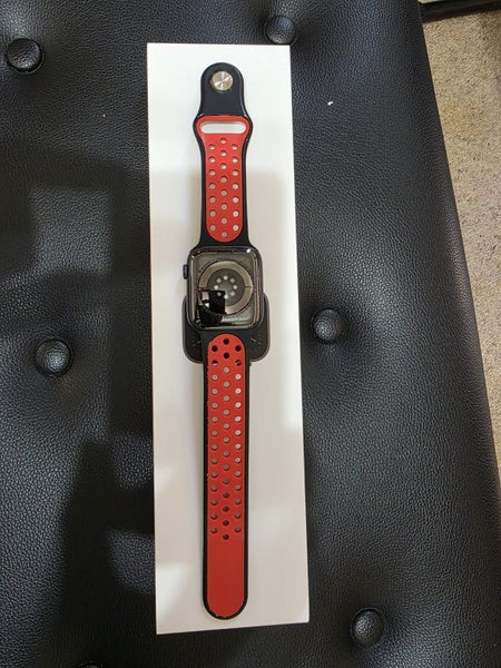 Apple Watch Series 6 44mm (GPS) Carousel 3