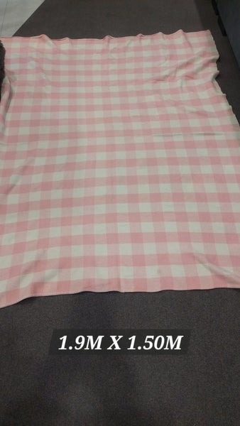 **$1 RESERVE WOOL BLANKET** Carousel 1