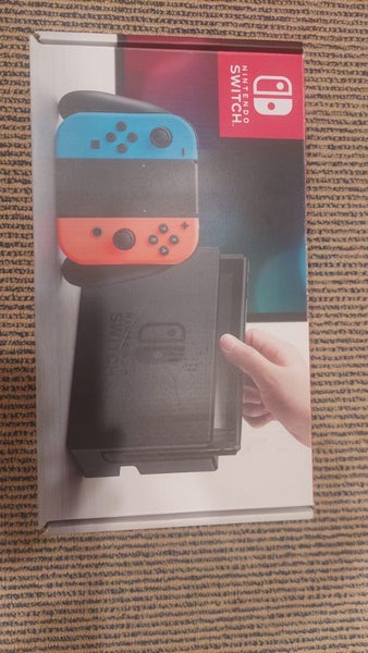 Nintendo Switch console + pro controller + case Carousel 2