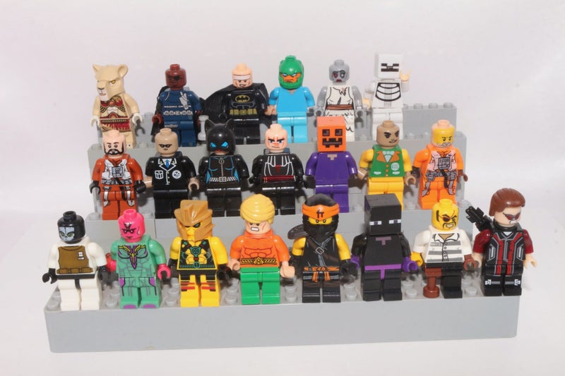 Bulk Lego COMPATIBLE Minifigures - Various Themes + Parts and accessories Carousel 1
