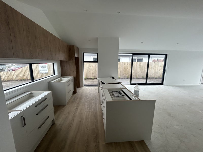 Image 2 of 9