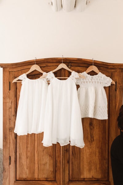 2x flower girl dresses Carousel 1