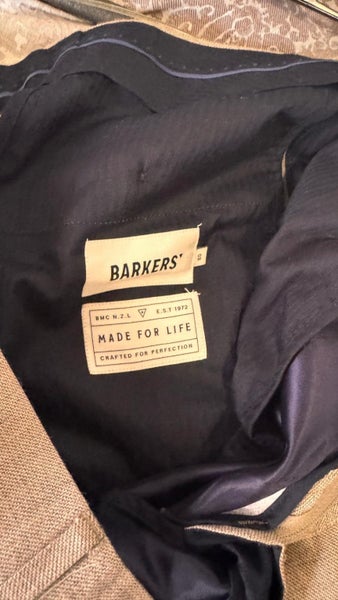 BARKERS COMPLETE SUIT JACKET & TROUSER SIZE SMALL Carousel 9