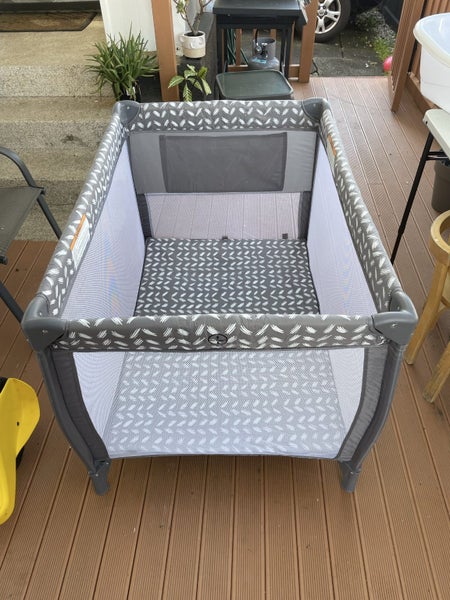 Edinburgh Statesman Portable Cot With Bassinette628543218695691119