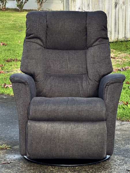 $1 RESERVE! STUNNING ‘VERONA’ IMG COMFORT MANUAL RELAXER RECLINER! Carousel 2