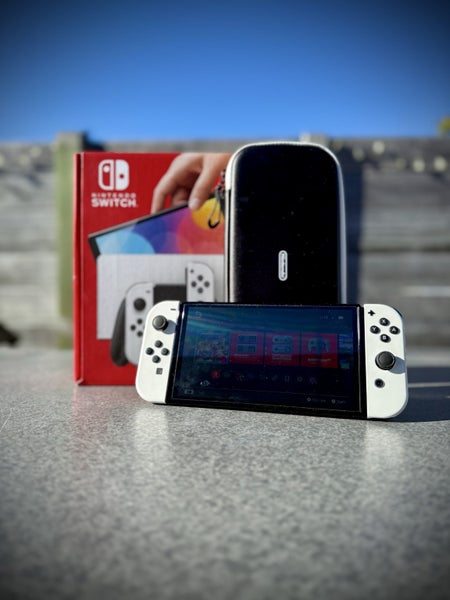 Nintendo SWITCH OLED Carousel 1