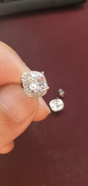 Zircon diamond ear stud. Carousel 4