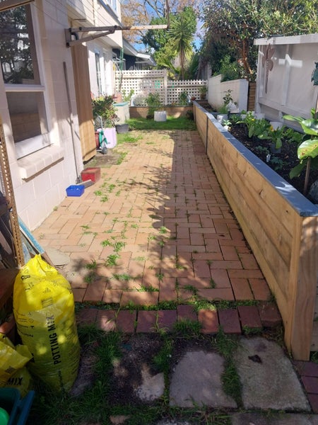 Paving bricks good condition Carousel 1