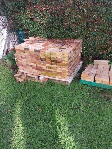 Paving bricks good condition Carousel 2