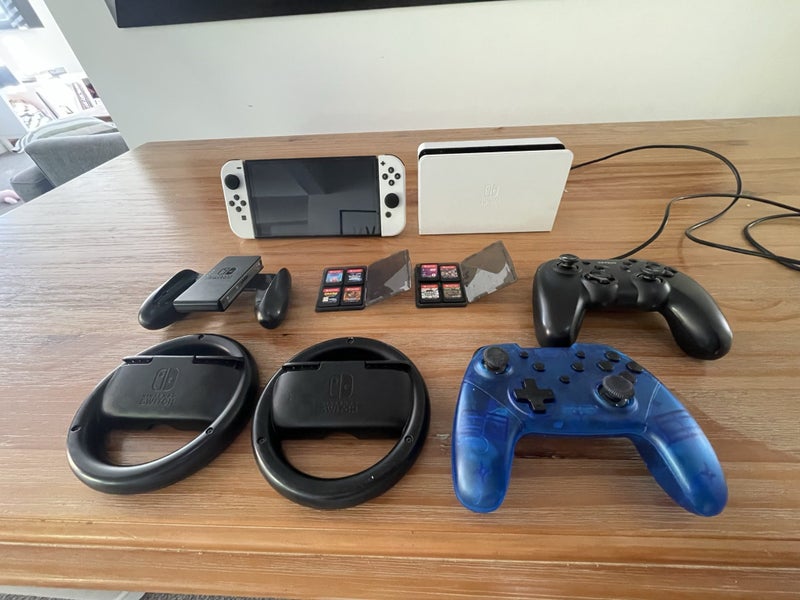 Nintendo Switch OLED Carousel 1