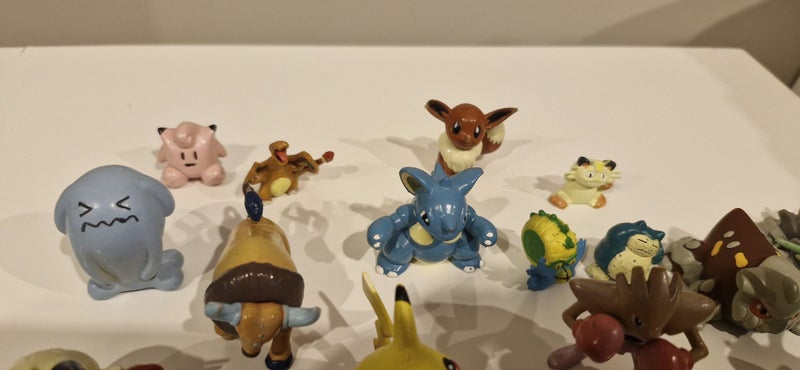Pokemon Tomy Figurines Carousel 2