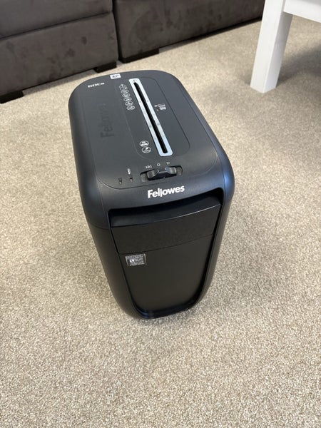 Paper shredder. CS60 cross cut Carousel 1