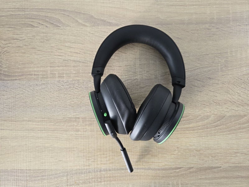 Microsoft Xbox Wireless Gaming Headset Carousel 1