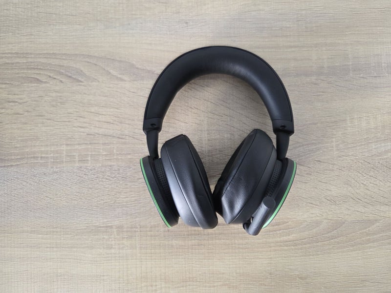 Microsoft Xbox Wireless Gaming Headset Carousel 2