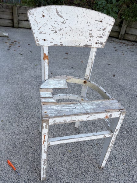 CHAIR Wooden Broken, Kitchen. Fix or copy this chair: take the screws out Carousel 2