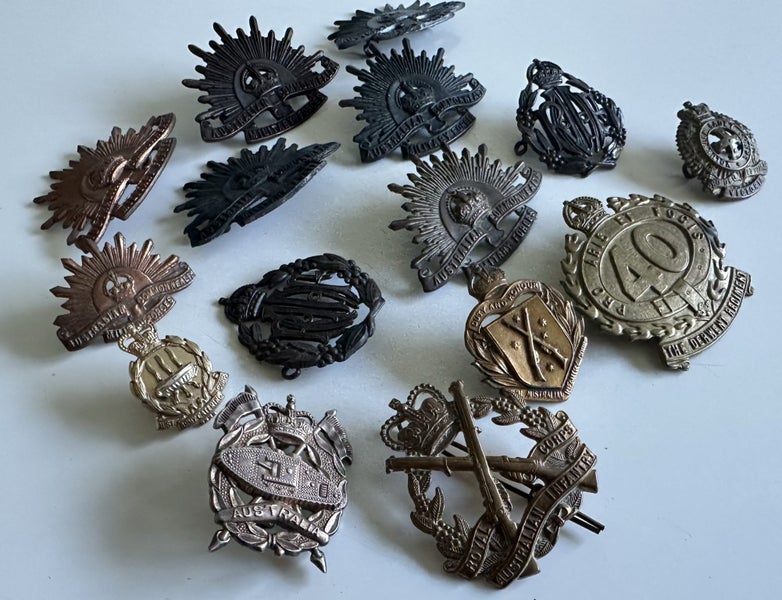 Australian WW1 & WW2 cap badges Carousel 1