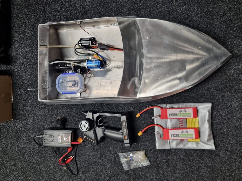 750mm Alloy Hull RC Jetboat with 40mm and 2 lipos and 2 motors! Carousel 1