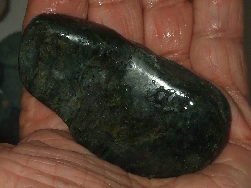 $1 RESERVE - Nice Pounamu Pebble -94 grams Carousel 1