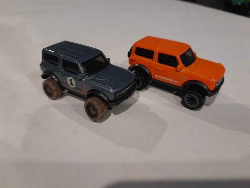 2021 Ford Bronco x2 $1 Reserve Carousel 1