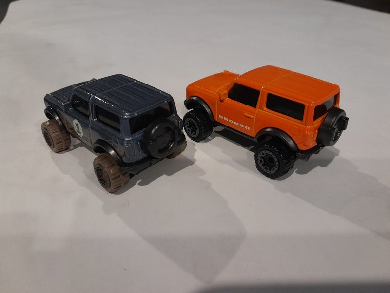 2021 Ford Bronco x2 $1 Reserve Carousel 3