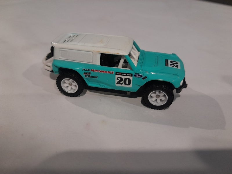 Ford Bronco R $1 Reserve Carousel 1