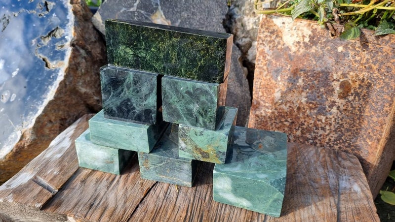 Greenstone blocks Carousel 1