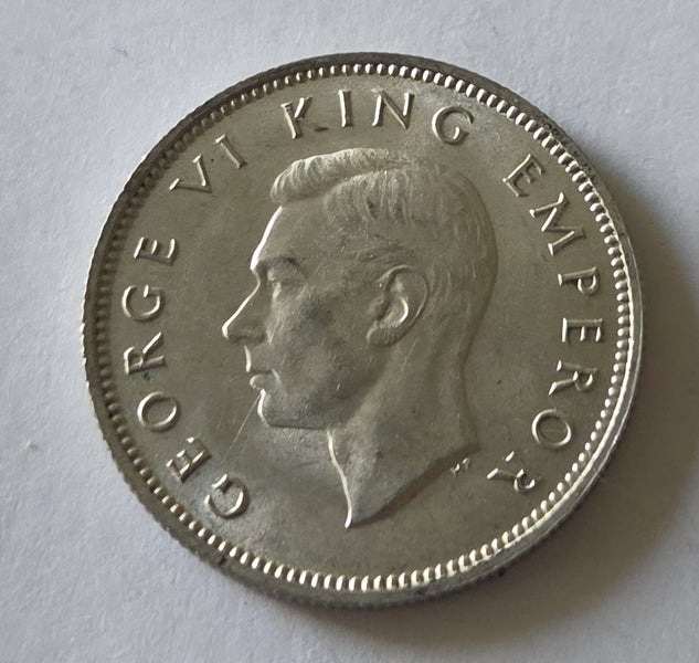 NEW ZEALAND SILVER 1943 SHILLING COIN, VF/aEF!, $1 RES!! Carousel 2