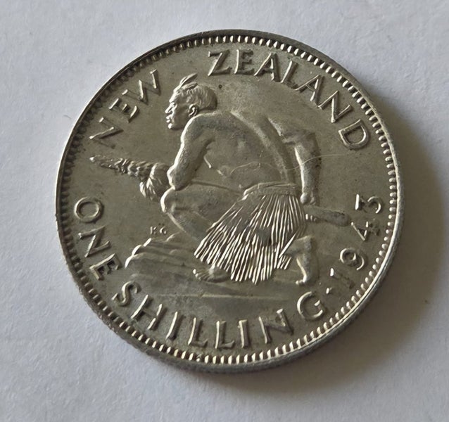 NEW ZEALAND SILVER 1943 SHILLING COIN, VF/aEF!, $1 RES!! Carousel 1