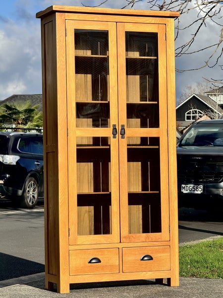 $1 RESERVE! ABSOLUTELY BEAUTIFUL ‘EARLY SETTER’ SOLID OAK GLASS CABINET! Carousel 2