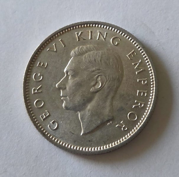 NEW ZEALAND SILVER 1946 SHILLING COIN, EF!, $1 RES!! Carousel 2