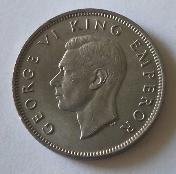 NEW ZEALAND FLORIN COIN 1947, aEF/EF!, $1 RES!! Carousel 2