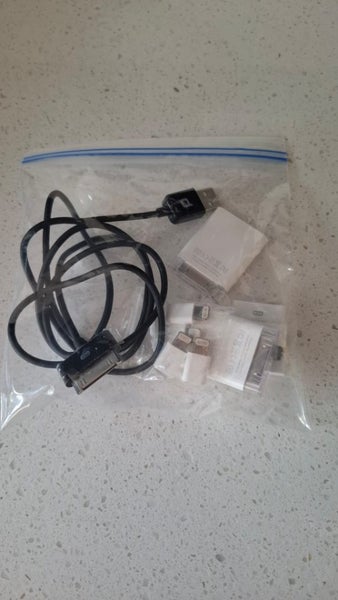 Apple iPhone, iPod and iPad lightning and 32 pin adapters Carousel 1
