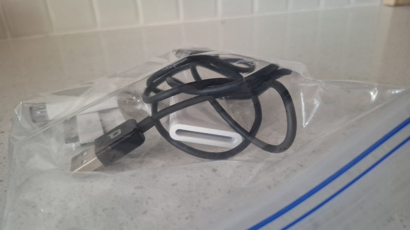 Apple iPhone, iPod and iPad lightning and 32 pin adapters Carousel 2