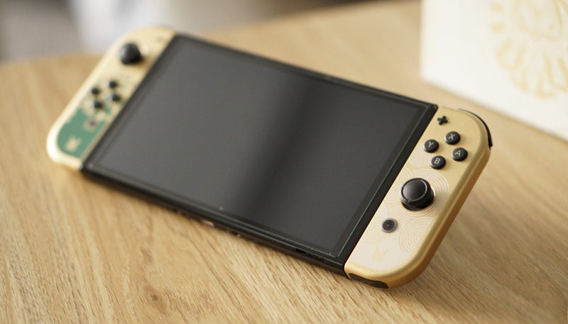 Switch Oled Tears of the kingdom Bundle (Like new) + 256GB Micro SD card Carousel 2