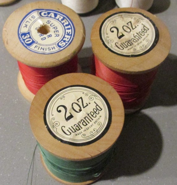 Lovely Collection ANTIQUE and Very Vintage Wooden Cotton Reels With Thread628658278406431127