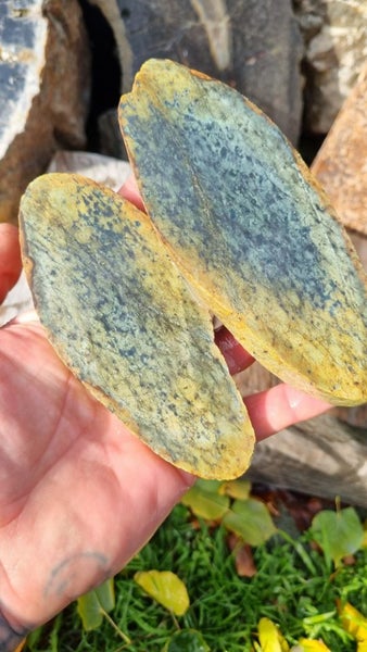 Greenstone slabs Carousel 4