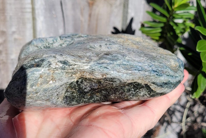 Serpentine diopside specimen 1.7kg Nelson $1 RESERVE Carousel 15