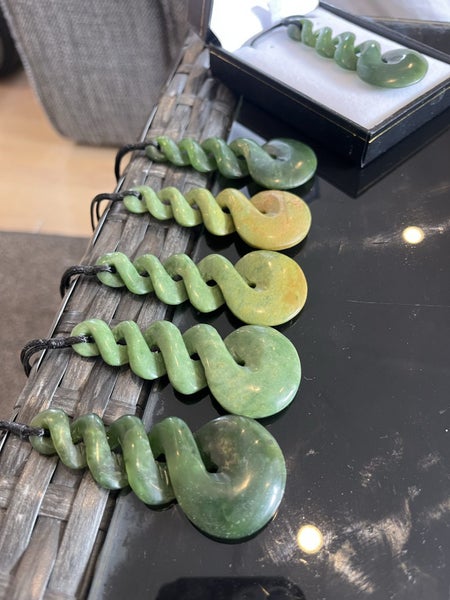 Pounamu Greenstone Jade Pendant62863231517313112