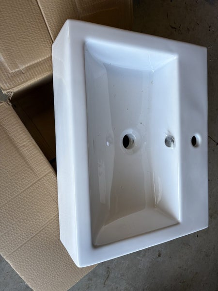 2x bathroom basin Carousel 2