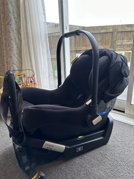 Bugaboo Turtle by Nuna baby capsule with Isofix base628632425776671111