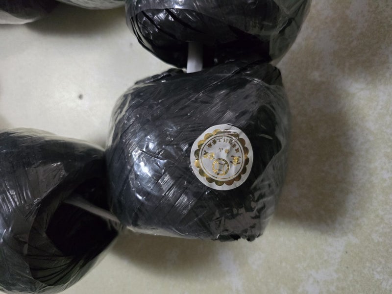 Plastic string ball black x20 Carousel 2