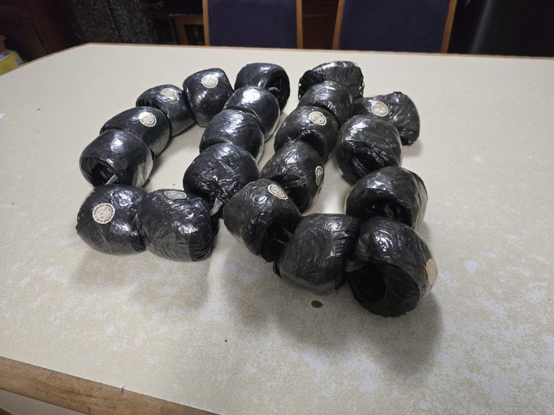 Plastic string ball black x20 Carousel 5
