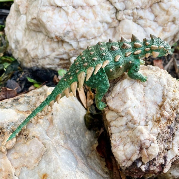 Safari Ltd Dino Dana Zuul Carousel 7