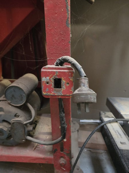 Strong old school Buzzer Carousel 4