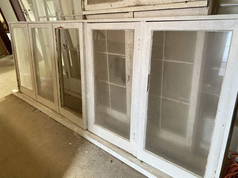 Casement window Carousel 1