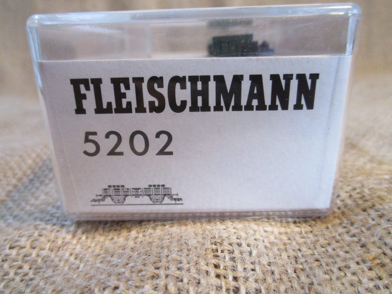 Fleischmann H.O. scale model rail rolling stock No.5202 Carousel 3