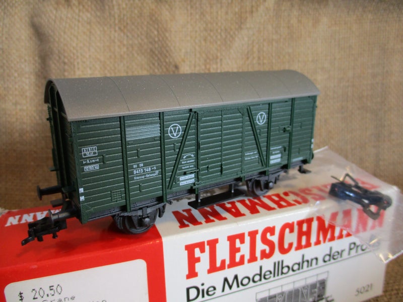 Fleischmann H.O. scale model rail rolling stock No.5021 Carousel 1