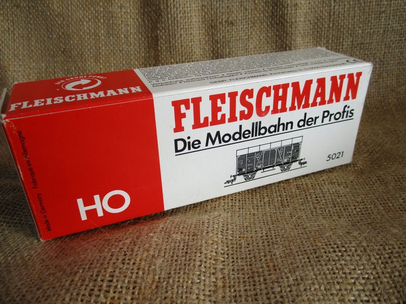 Fleischmann H.O. scale model rail rolling stock No.5021 Carousel 2