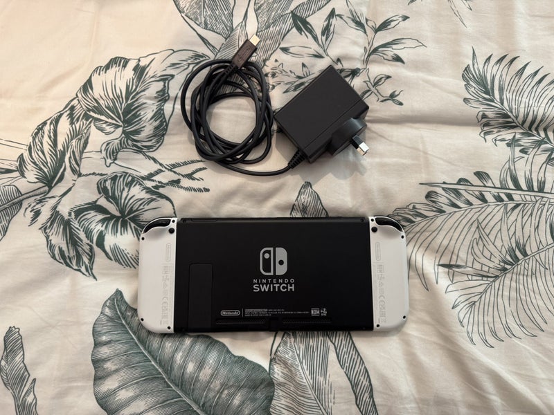 Nintendo switch V2 Carousel 1