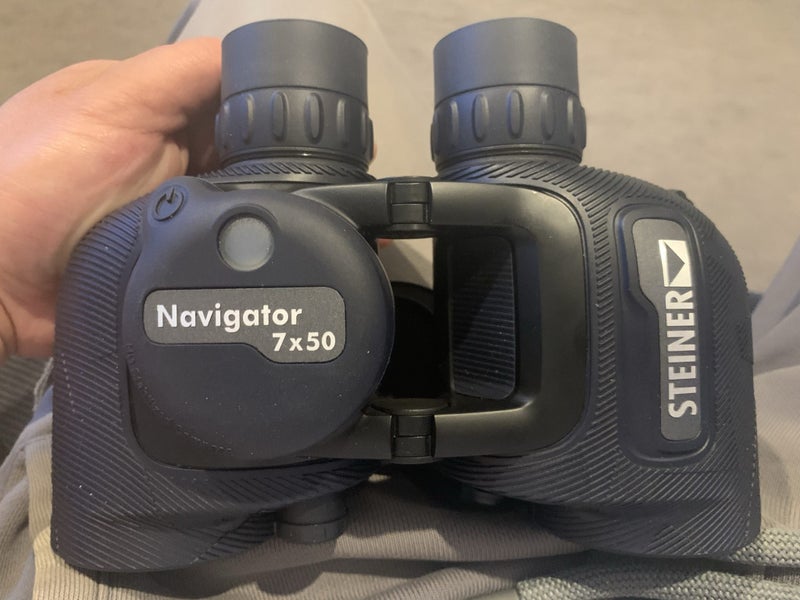 Steiner Navigator 7x50 binoculars with compass Carousel 1